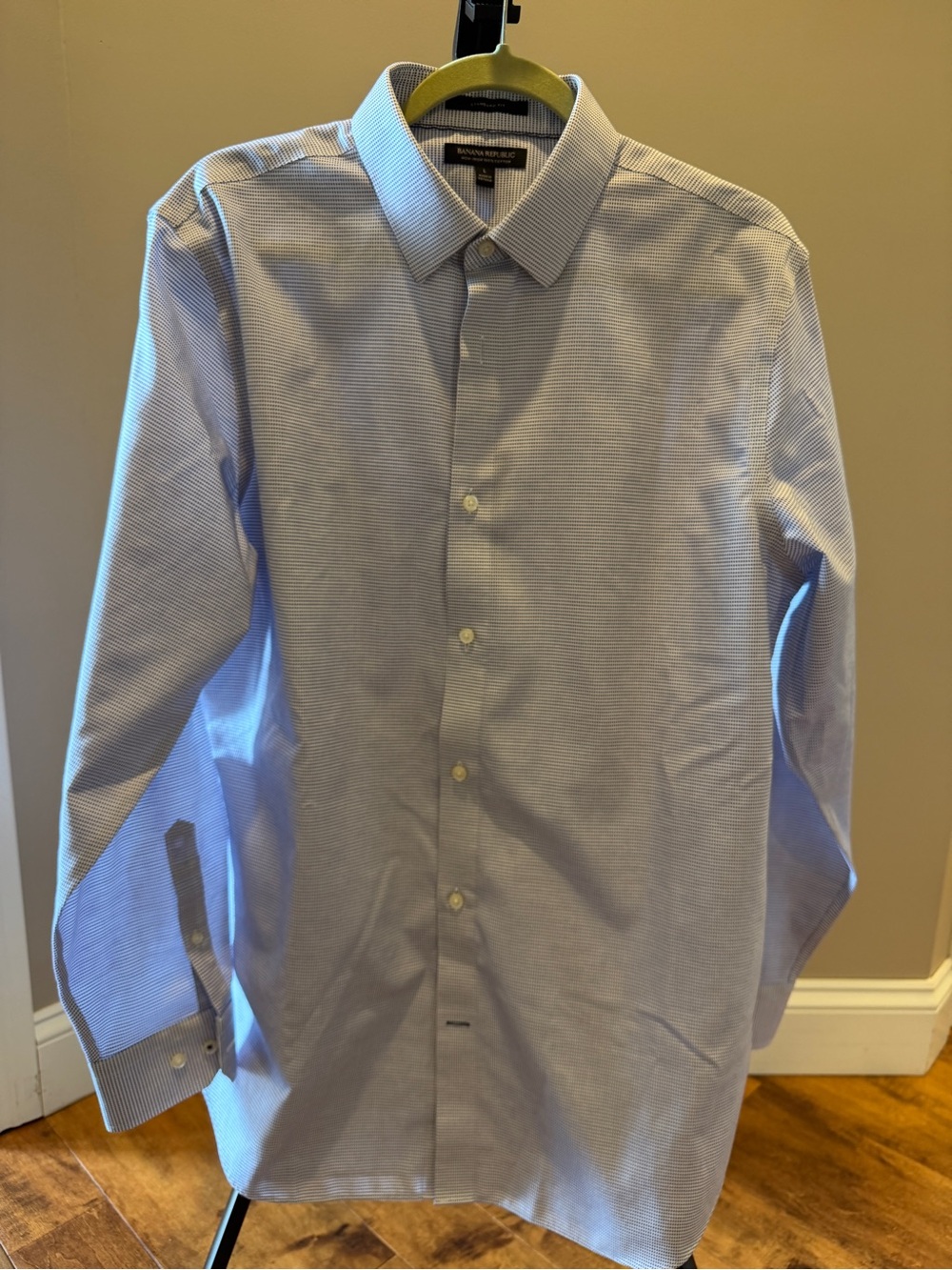 Banana Republic Men's Thin Stripe Light Blue Dress Shirt